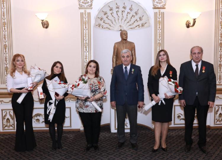 Dövlət Komitəsinin əməkdaşlarına orden və medallar təqdim olunub 