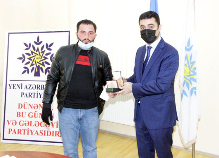 Vətən müharibəsi qaziləri və iştirakçılarına medallar təqdim olundu - FOTO