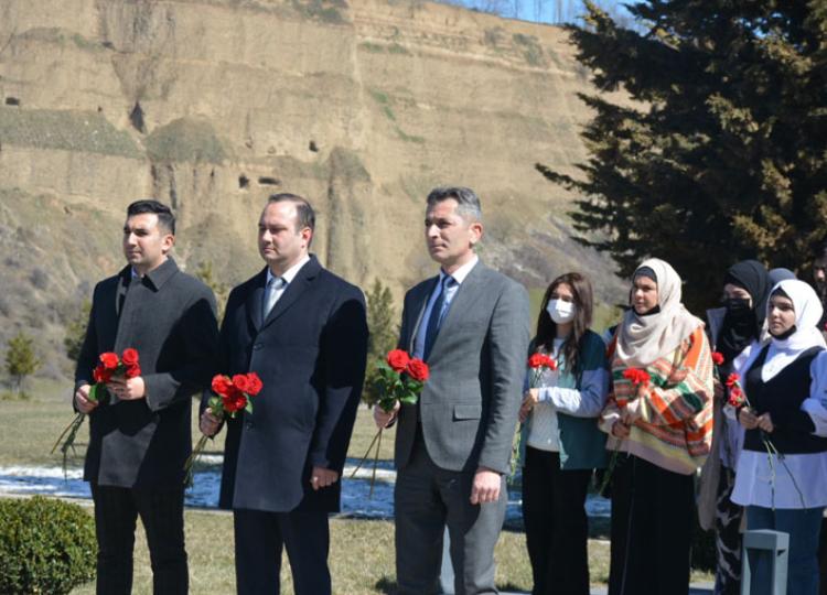 Azərbaycan İlahiyyat İnstitutunun kollektivi Quba Soyqırımı Memorial Kompleksini ziyarət edib - FOTO