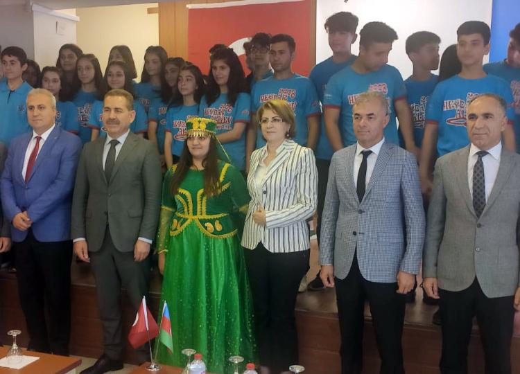 Türkiyədə Ümummilli lider Heydər Əliyevin anadan olmasının 99-cu ildönümü münasibətilə tədbirlər davam etməkdədir - FOTO