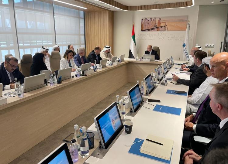 Abu-Dabidə "Masdar"ın "yaşıl" enerji üzrə yeni əməkdaşlıq təklifləri müzakirə edilib 