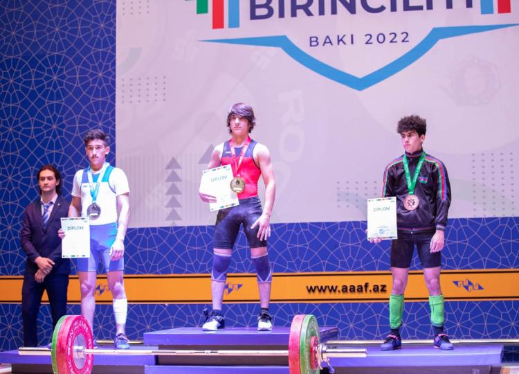 Amin Osmanov qızıl medal qazandı 