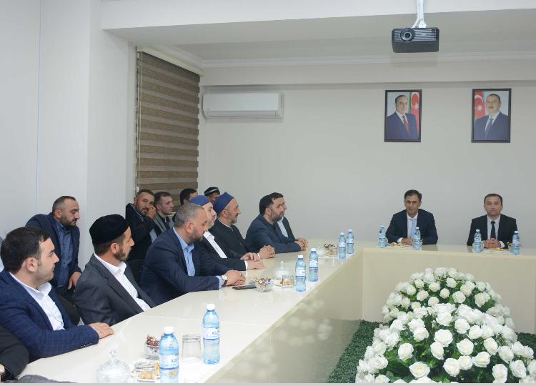 Gürcüstanlı din xadimləri İlahiyyat İnstitutunda olub 