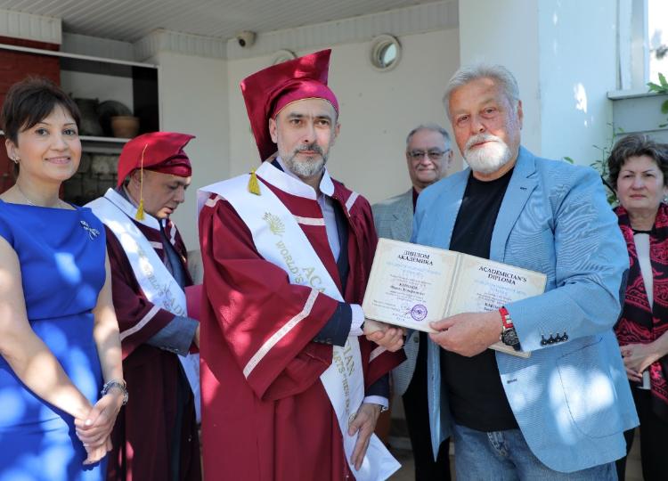 "Yeni era" Dünya Rəssamlıq Akademiyasının Bakı filialında yeni həqiqi üzvlərin təqdimatı keçirilmışdır - FOTO