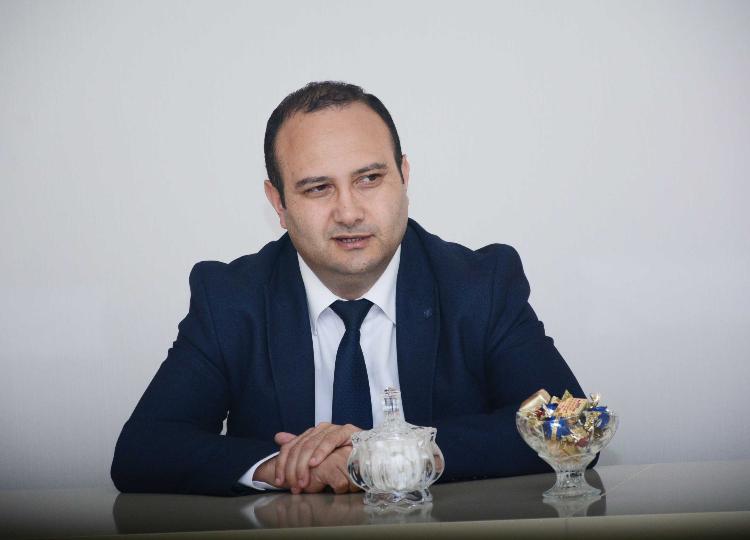 Aİİ rektoru tələbələrlə görüşüb 
