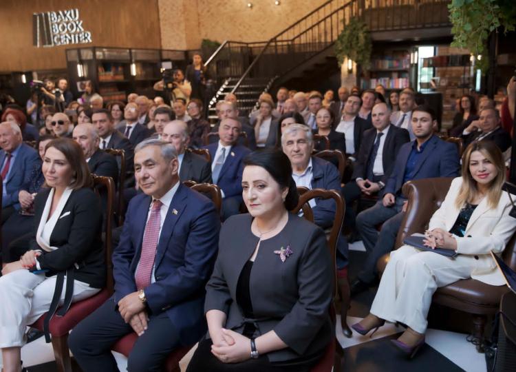 ATU-nin rektoru yanında İctimai Nəzarət və Məsləhət Şurasının təşkilatçılığı ilə kitab təqdimatı mərasimi - FOTO