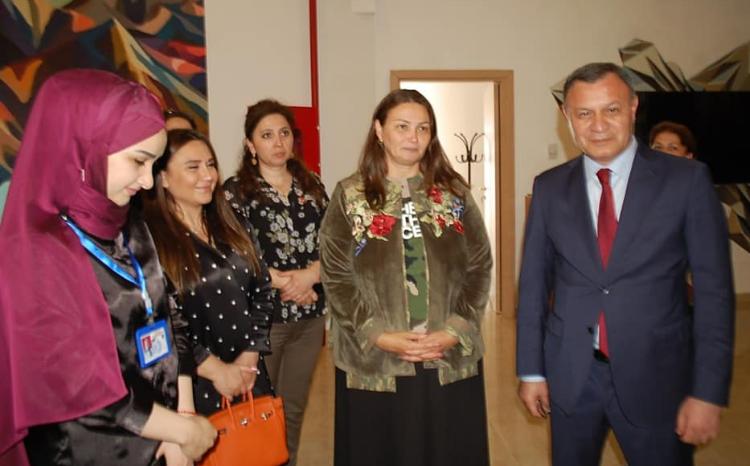 Tovuzda yaşayıb-yaradan gənc rəssamların, həmçinin fiziki qüsurlu istedadların əl işlərinin satış sərgisi təşkil olunub 