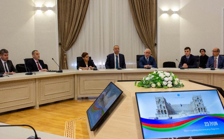 Energetika Nazirliyində dövlət qulluqçularının peşə bayramı qeyd olunub 