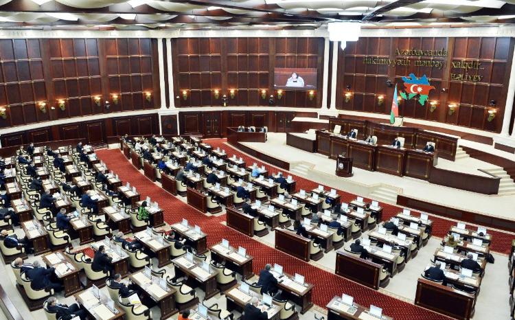 В Милли Меджлисе разрабатывается новый законопроект о политических партиях 