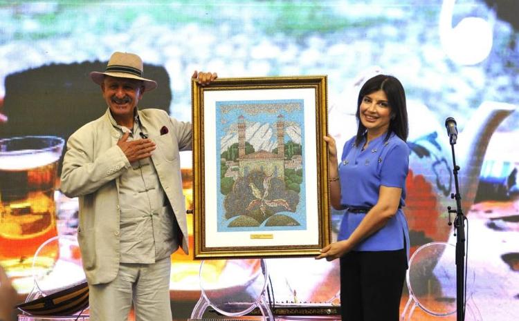 Гюнай Эфендиева: «Глядя на фотографии Резы Дегати, люди одновременно впечатляются и восхищаются» 