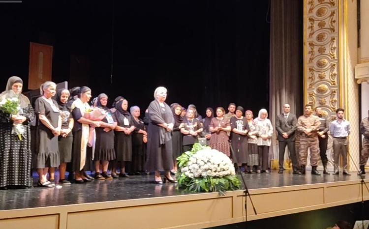 Şəhid anaları Akademik Musiqili Teatrda - VİDEO