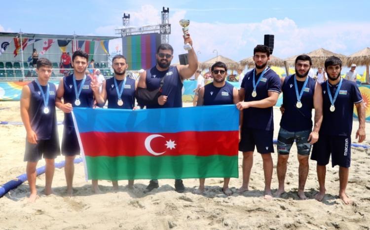 6 güləşçiyə 6 medal 