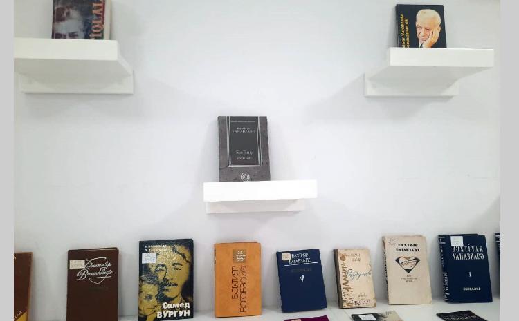 MEK-də Bəxtiyar Vahabzadənin 97 illiyi münasibətilə kitab sərgisi keçirilir 