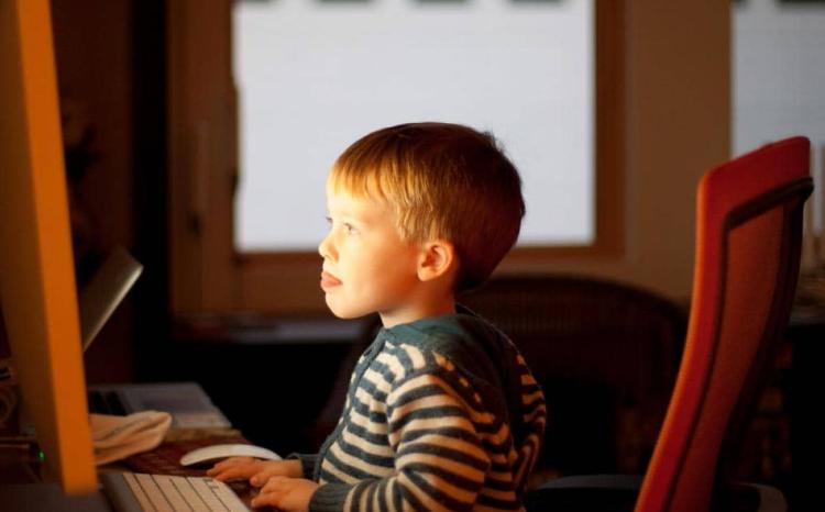 Сети детям не игрушки: как обезопасить ребенка в интернете 
