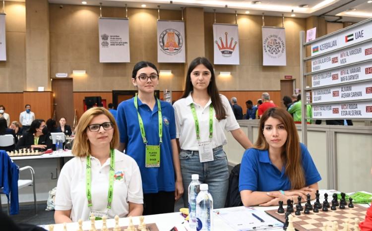 Qadın şahmatçılarımız Olimpiadada Ukrayna komandası ilə heç-heçə ediblər 