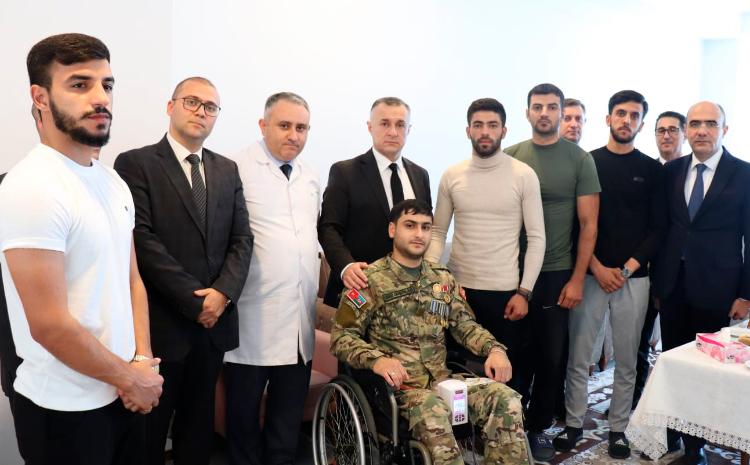 Министр здравоохранения навестил ветеранов Отечественной войны, проходящих лечение в Санаторно-курортном реабилитационном центре 