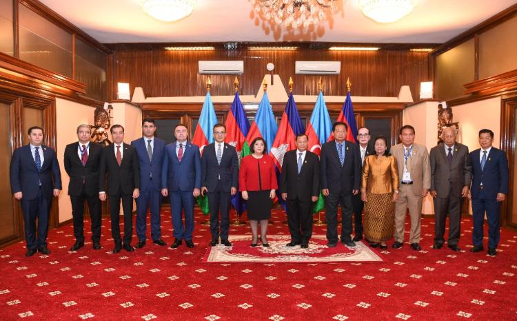 Встреча председателя Милли Меджлиса с председателем Сената Камбоджи 