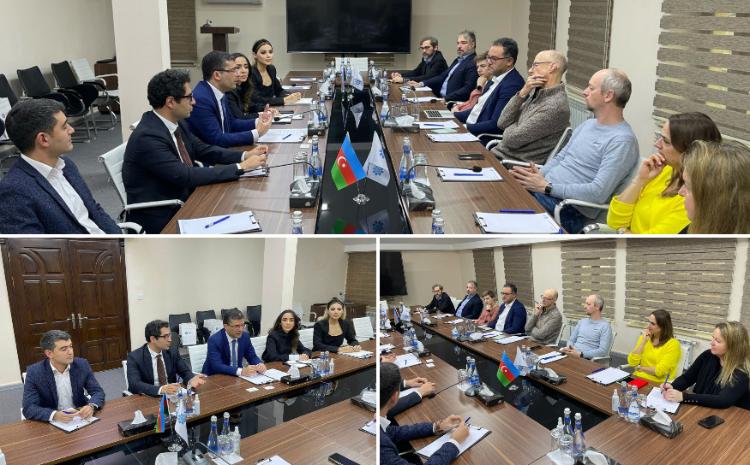 Agentlikdə xarici jurnalistlərlə görüşüb kecirilib 