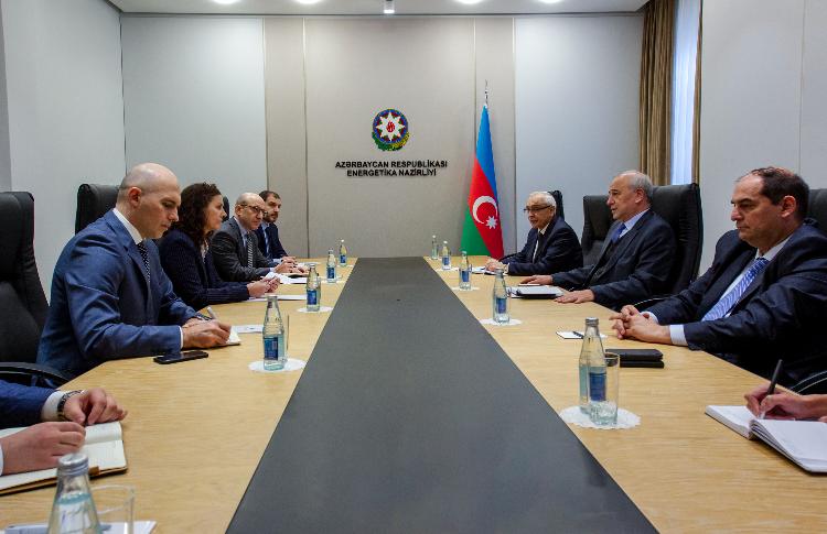 Energetika Nazirliyində AYİB nümayəndə heyəti ilə görüş keçirilib 
