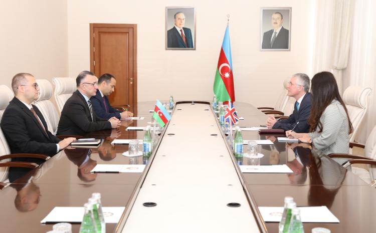 В Министерстве здравоохранения Азербайджана состоялась встреча с послом Великобритании 
