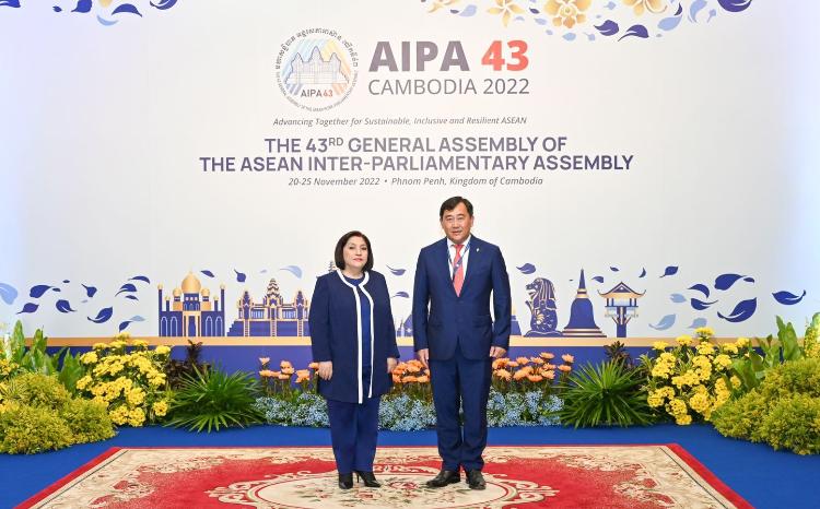 Парламентская делегация во главе с председателем Милли Меджлиса Сагибой Гафаровой прибыла в Камбоджу 