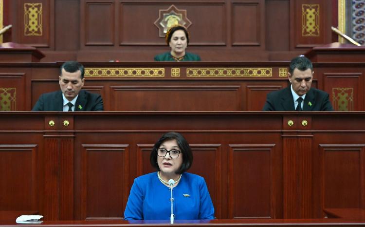 Выступление спикера Милли Меджлиса Сагибы Гафаровой в Меджлисе Милли Генгеша Туркменистана 