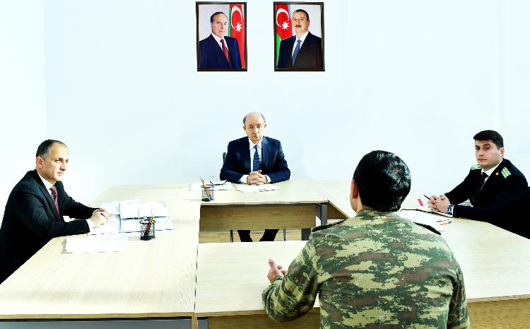 Ədliyyə naziri Qobustanda vətəndaşları qəbul edib 