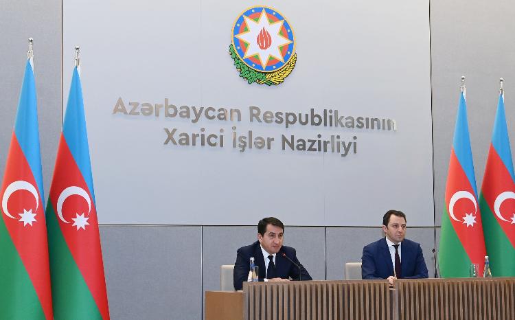 XİN-də diplomatik korpusun nümayəndələri üçün brifinq keçirilib 