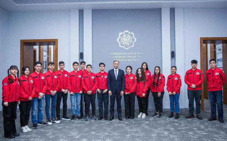 Nazir Rəşad Nəbiyev şəhid övladları ilə görüşüb 