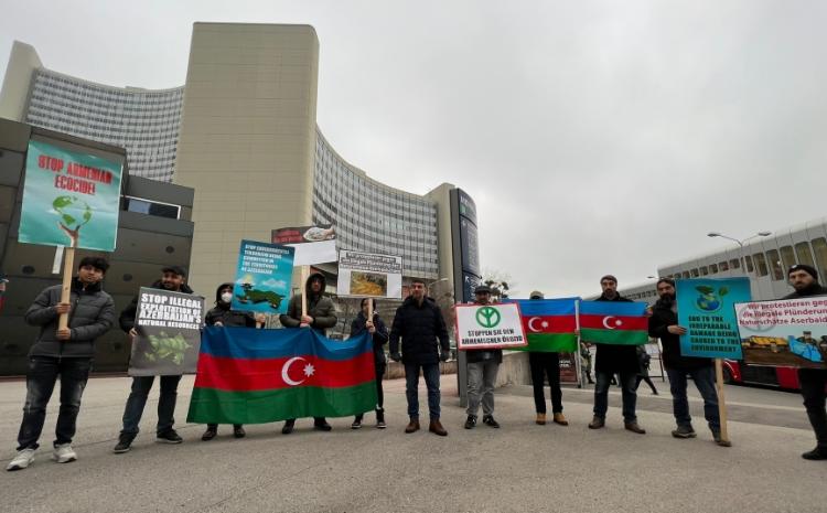 Активисты диаспоры выразили перед представительством ООН в Вене протест против армянского экотеррора 