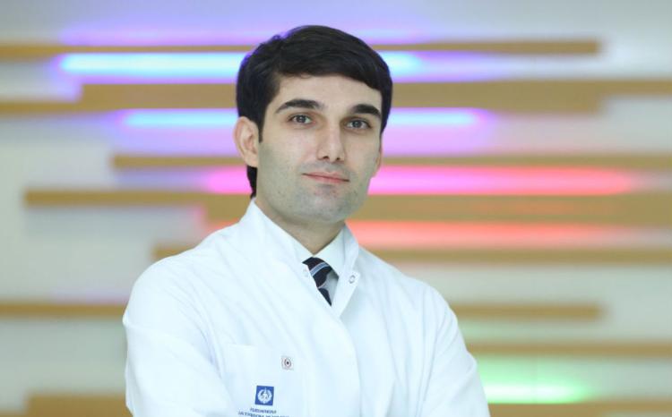 MGH-nın damar cərrahı "Endarterektomiya" əməliyyatı  barədə məlumat verib 
