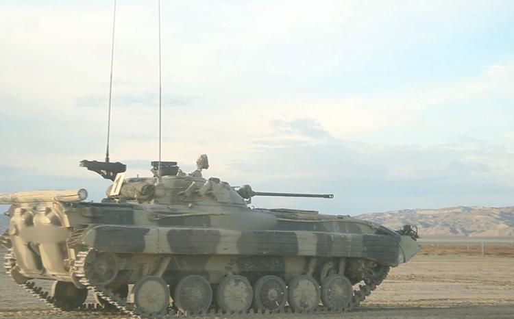 Combat skills of armored vehicle personnel are improved 