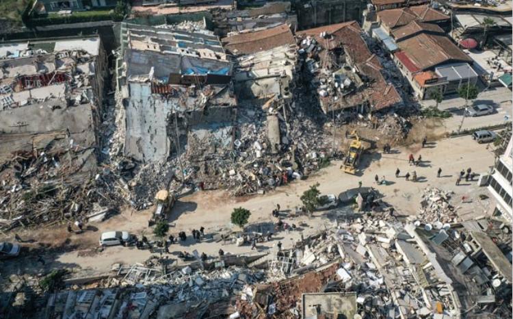 İsveçrəli seysmoloq: 100 ildən çoxdur ki regionda belə böyük zəlzələ olmayıb 
