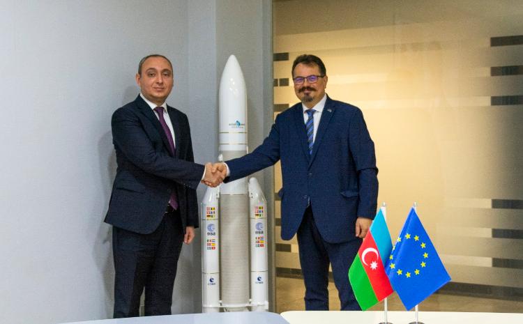 Azərkosmosda Avropa İttifaqının Azərbaycandakı səfiri Peter Mixalko ilə görüş keçirilib 