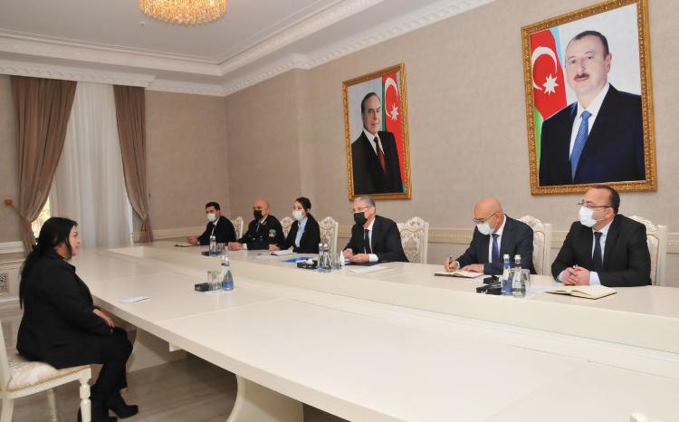 Ekologiya və təbii sərvətlər naziri Abşeronda vətəndaşları qəbul edib 