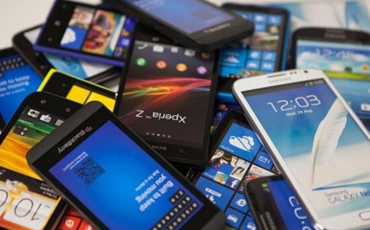 Gömrük rüsumu bu telefonlara aiddir - VİDEO