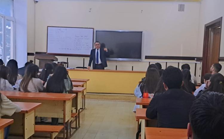 Natiq Məmmədli BDU-nun Jurnalistika fakültəsinin tələbələrinə ustad dərsi keçib 