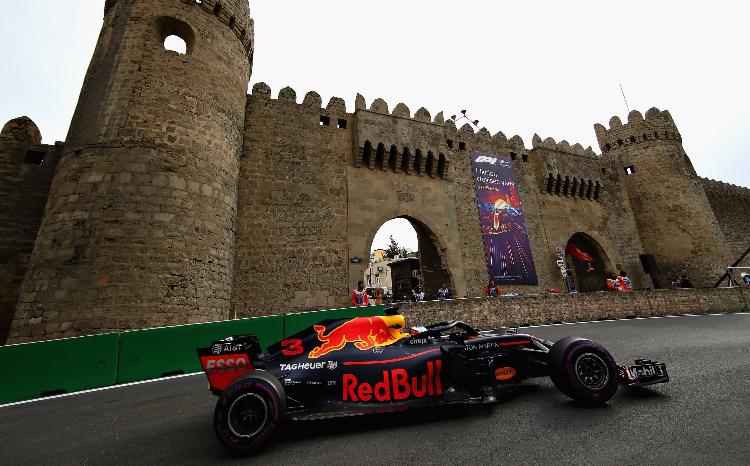 Azarkeşlərin istəyi ilə Formula 1 Azərbaycan Qran-Prisinə konsertlər üçün yeni biletlər satışa çıxarılıb 