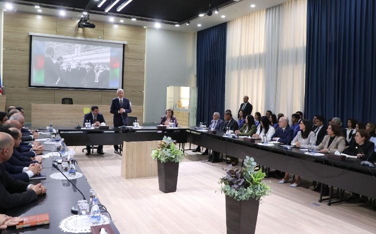 Ekologiya və Təbii Sərvətlər Nazirliyində Heydər Əliyevin 100 illik yubileyinə həsr olunmuş konfrans keçirilib 