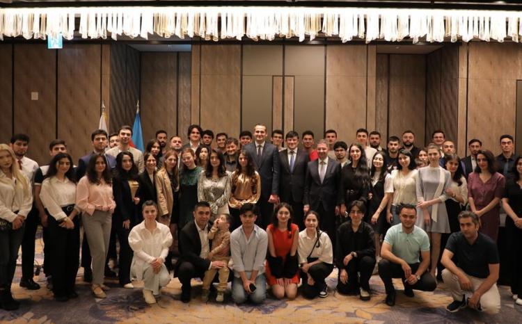 Seulda "Heydər Əliyev İli" şərçivəsində Azərbaycan icması ilə görüş olub 