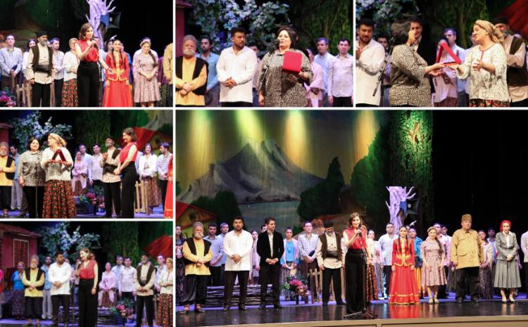 Teatr Xadimləri İttifaqı Musiqili Teatrın aktrisasını mükafatlandırdı 