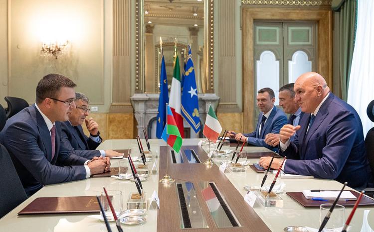 Azerbaijan Deputy Defense Minister met with the Italian Defense Minister 