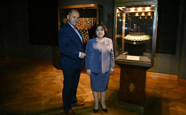 Делегация Милли Меджлиса побывала в Имперской сокровищнице Габсбургов 