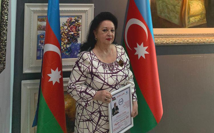 Professor Şəfəq Əlibəyli "Heydər Zirvəsi -100" diplomu və medalı ilə təltif edilib 
