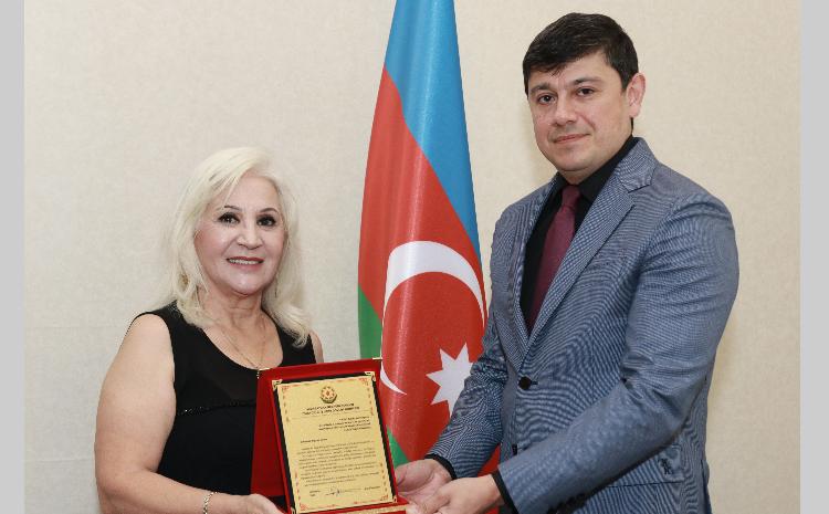 Председатель комитета встретился с вице-президентом "AзИз" 