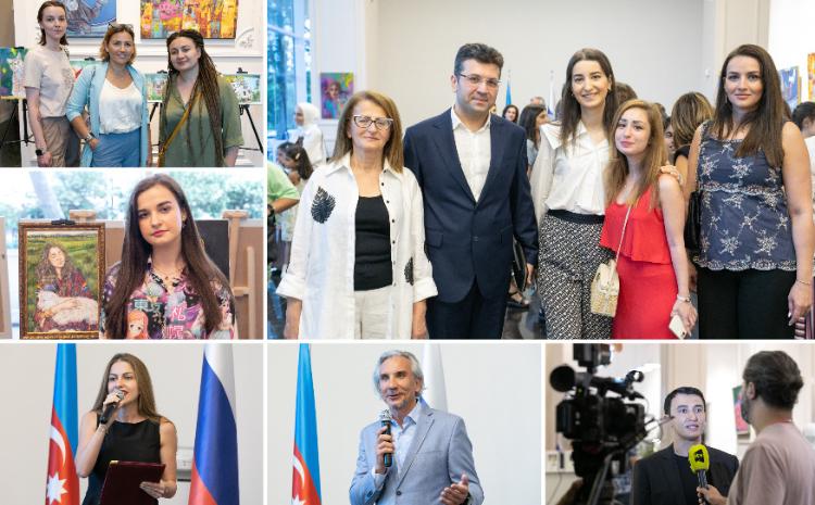 В Русском доме открылась благотворительная выставка 