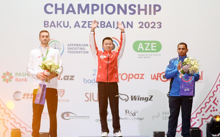 Yu Xie: "Bir sıra çətinliklər yaşadım" 