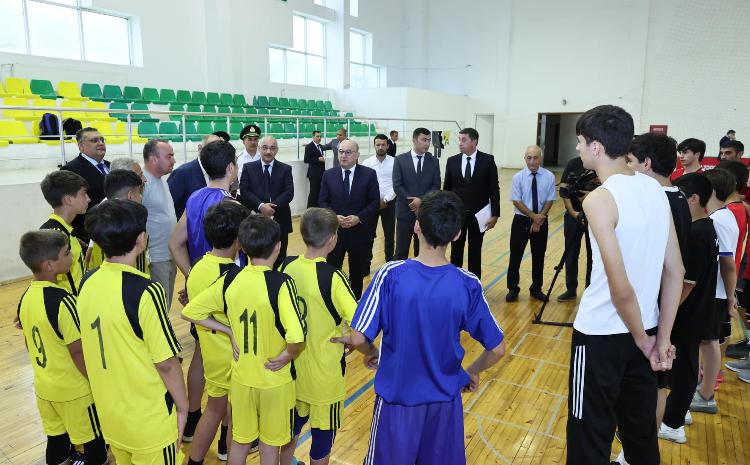 AVF-nin prezidenti Şahin Bağırov yeniyetmə voleybolçuların məşqini izləyib 