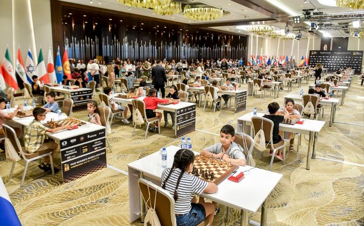 Dünya Kuboku çərçivəsində 100 lövhədə turnir keçirilib 