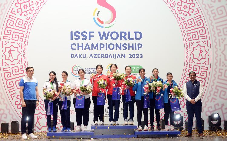 Komandamız Bakıda keçirilən atıcılıq üzrə dünya çempionatında gümüş medal qazanıb 